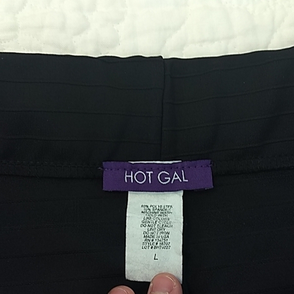 HOT Gal | Ribbed Bodycon Pencil Skirt - Picture 3 of 4